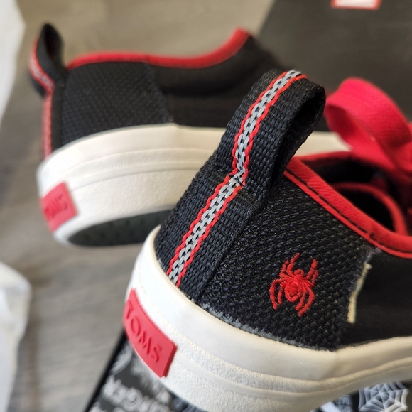 Toms x Marvel spiderman shoes 2.5 youth - Picture 5 of 11